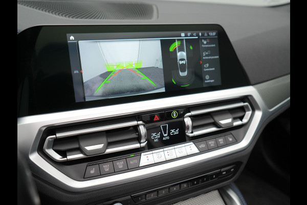 BMW 4 Serie Cabrio 430i M Sport 245pk Dealer O.H DRAVITGRAU | Lederen Sportstoelen Memory | Nekverwarming | 19"L.M | Harman Kardon |  M Sportremmen | Camera | Sfeerverlichting | Apple Carplay | LED |