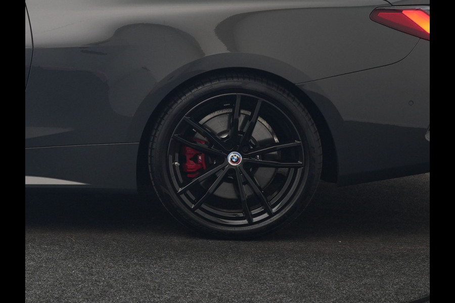 BMW 4 Serie Cabrio 430i M Sport 245pk Dealer O.H DRAVITGRAU | Lederen Sportstoelen Memory | Nekverwarming | 19"L.M | Harman Kardon |  M Sportremmen | Camera | Sfeerverlichting | Apple Carplay | LED |