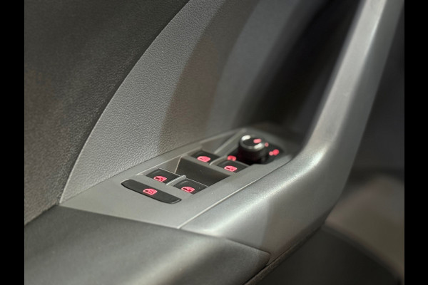 Volkswagen T-Cross 1.0 TSI R-Line Binnen/ Buiten | 110PK | Virtual | BEATS | Full LED | Camera | Discover Pro | Clima | Ambient