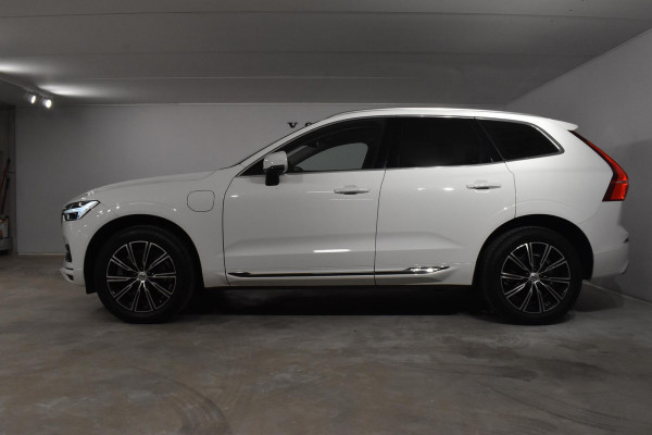 Volvo XC60 T8 390PK Automaat Recharge AWD Inscription / Intellisafe / Panoramadak / head-up display / Camera achter / Donker glas achter