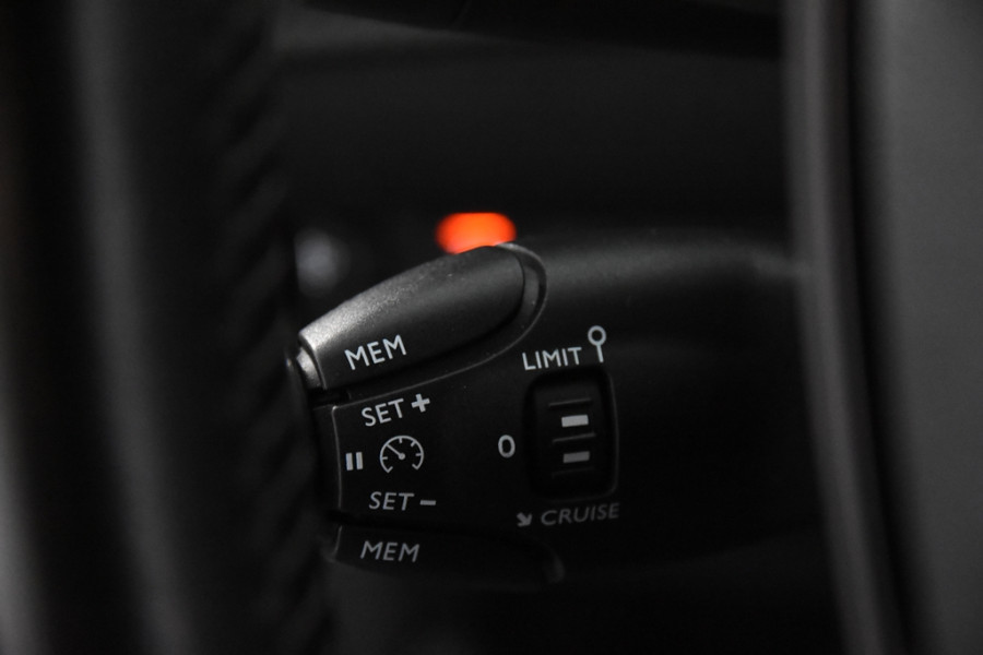 Peugeot 208 1.2 Active *1ste Eigenaar*Navigatie*Camera*Carplay*