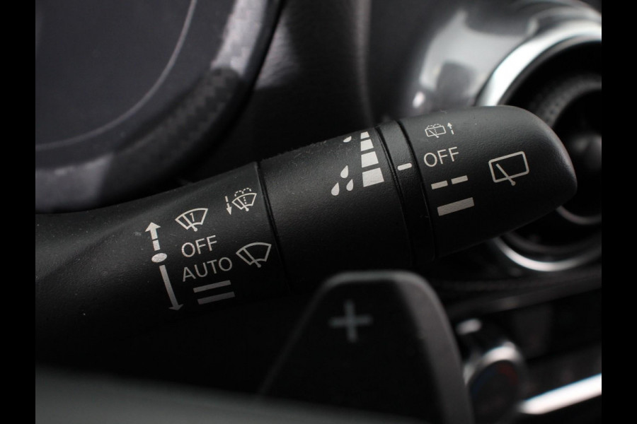 Nissan Juke 1.0 DIG-T N-Connecta Climate control Cruise control Achteruitrijcamera Keyless Navigatie LED Verwarmde voorstoelen Verwarmd stuurwiel Parkeersensoren Apple Carplay/ Android Auto