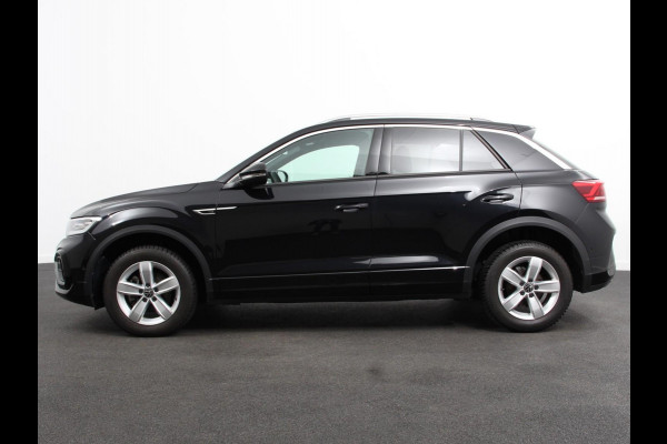 Volkswagen T-Roc 1.5 TSI DSG R-Line Climate control | Adaptieve cruise control | LED | Navigatie | Achteruitrijcamera | Parkeersensoren | Apple Carplay/ Android Auto | Radio
