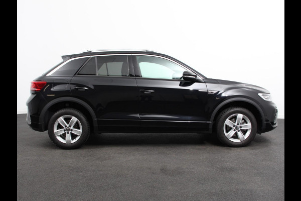 Volkswagen T-Roc 1.5 TSI DSG R-Line Climate control | Adaptieve cruise control | LED | Navigatie | Achteruitrijcamera | Parkeersensoren | Apple Carplay/ Android Auto | Radio