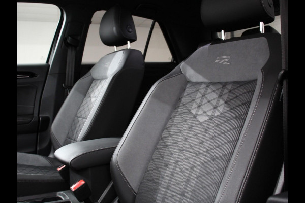 Volkswagen T-Roc 1.5 TSI DSG R-Line Climate control | Adaptieve cruise control | LED | Navigatie | Achteruitrijcamera | Parkeersensoren | Apple Carplay/ Android Auto | Radio