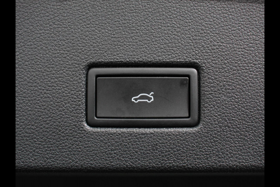 Volkswagen T-Roc 1.5 TSI DSG R-Line Climate control | Adaptieve cruise control | LED | Navigatie | Achteruitrijcamera | Parkeersensoren | Apple Carplay/ Android Auto | Radio