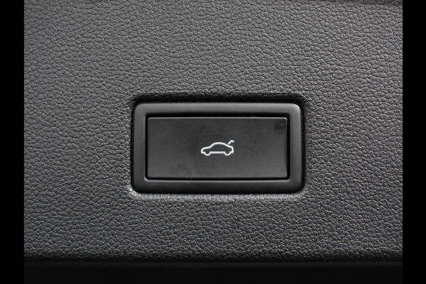 Volkswagen T-Roc 1.5 TSI DSG R-Line Climate control | Adaptieve cruise control | LED | Navigatie | Achteruitrijcamera | Parkeersensoren | Apple Carplay/ Android Auto | Radio