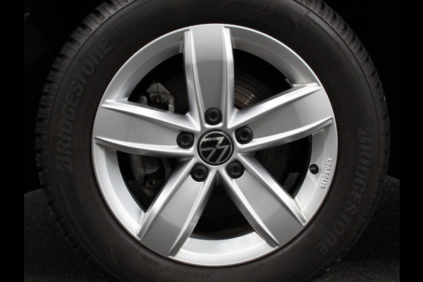 Volkswagen T-Roc 1.5 TSI DSG R-Line Climate control | Adaptieve cruise control | LED | Navigatie | Achteruitrijcamera | Parkeersensoren | Apple Carplay/ Android Auto | Radio