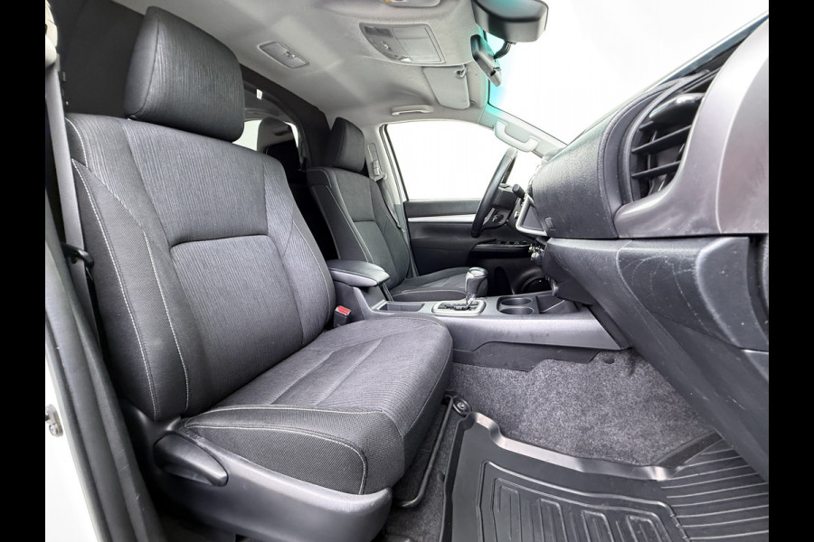 Toyota Hilux 2.4 D-4D 4WD AUT-6 Double Cab Professional Lier Canopy Hardtop (Huif) Trekhaak Navi* via Apple Carplay Android Auto Ecc Camera A Lane Assist Inbouw Kasten Bluetooth AWD EURO6 400Nm *3.500kg Trekvermogen* 1e Eigenaar Dealeronderhouden Origineel Nederlandse Auto