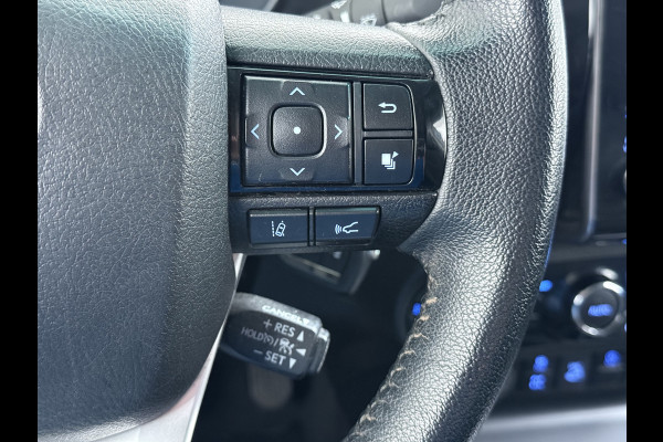 Toyota Hilux 2.4 D-4D 4WD AUT-6 Double Cab Professional Lier Canopy Hardtop (Huif) Trekhaak Navi* via Apple Carplay Android Auto Ecc Camera A Lane Assist Inbouw Kasten Bluetooth AWD EURO6 400Nm *3.500kg Trekvermogen* 1e Eigenaar Dealeronderhouden Origineel Nederlandse Auto