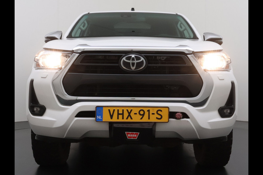 Toyota Hilux 2.4 D-4D 4WD AUT-6 Double Cab Professional Lier Canopy Hardtop (Huif) Trekhaak Navi* via Apple Carplay Android Auto Ecc Camera A Lane Assist Inbouw Kasten Bluetooth AWD EURO6 400Nm *3.500kg Trekvermogen* 1e Eigenaar Dealeronderhouden Origineel Nederlandse Auto
