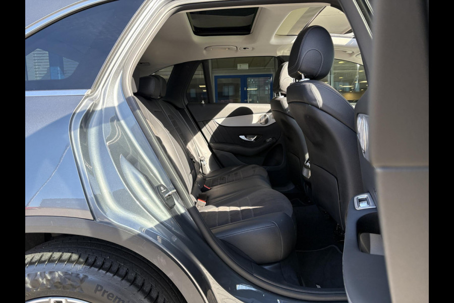 Mercedes-Benz GLC 300e 4MATIC AMG Line 320pk | PHEV | Panoramadak | Stoelverwarming | Burmeister | 360 Camera | Adaptive Cruise |