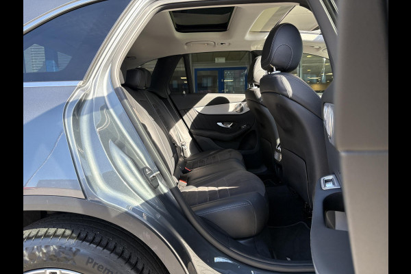 Mercedes-Benz GLC 300e 4MATIC AMG Line 320pk | PHEV | Panoramadak | Stoelverwarming | Burmeister | 360 Camera | Adaptive Cruise |
