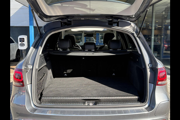 Mercedes-Benz GLC 300e 4MATIC AMG Line 320pk | PHEV | Panoramadak | Stoelverwarming | Burmeister | 360 Camera | Adaptive Cruise |
