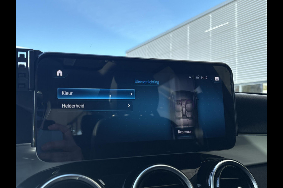 Mercedes-Benz GLC 300e 4MATIC AMG Line 320pk | PHEV | Panoramadak | Stoelverwarming | Burmeister | 360 Camera | Adaptive Cruise |