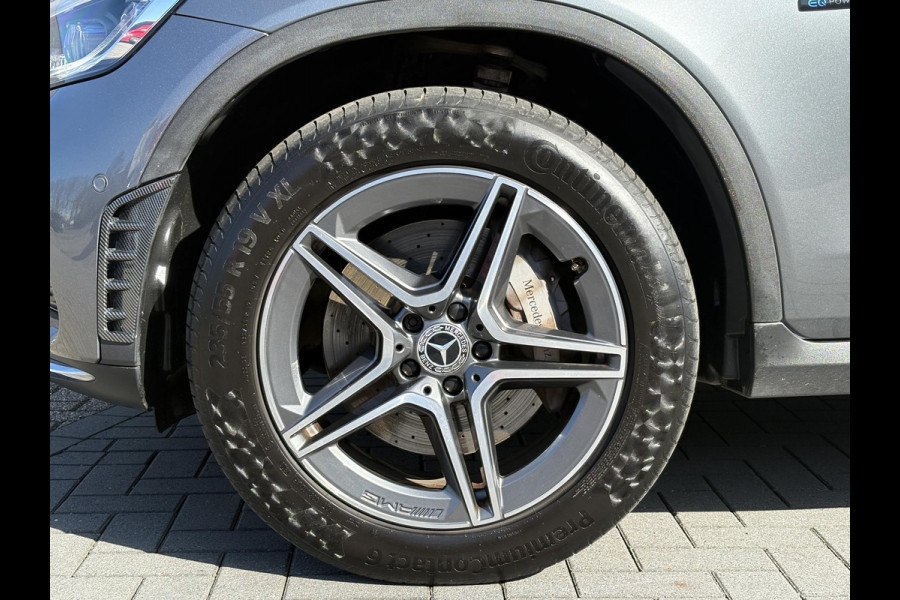 Mercedes-Benz GLC 300e 4MATIC AMG Line 320pk | PHEV | Panoramadak | Stoelverwarming | Burmeister | 360 Camera | Adaptive Cruise |