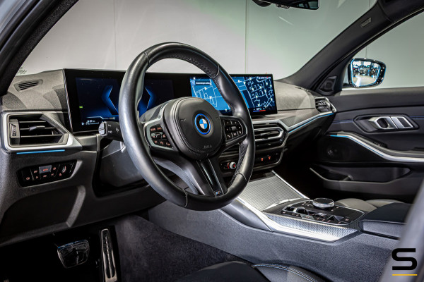 BMW 3 Serie Touring 330e|M-sportPro|Trekhaak|Cam|HUD|Acc