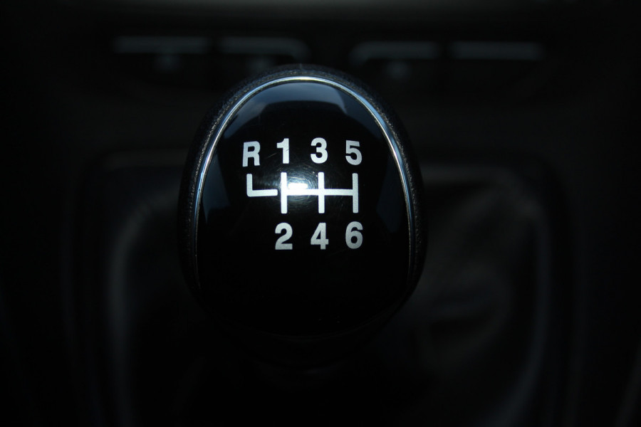 Ford Transit Connect 1.0-100pk Ecoboost Lengte 2 Trend. Dames, heren ondernemers èn particulieren LET OP, UNIEK: 100pk benzine uitv. ! Airco, beklede laadruimte, schuifdeur re., spiegels verwarmb., telefoonvoorb., pdc achter, 4x all season banden etc.