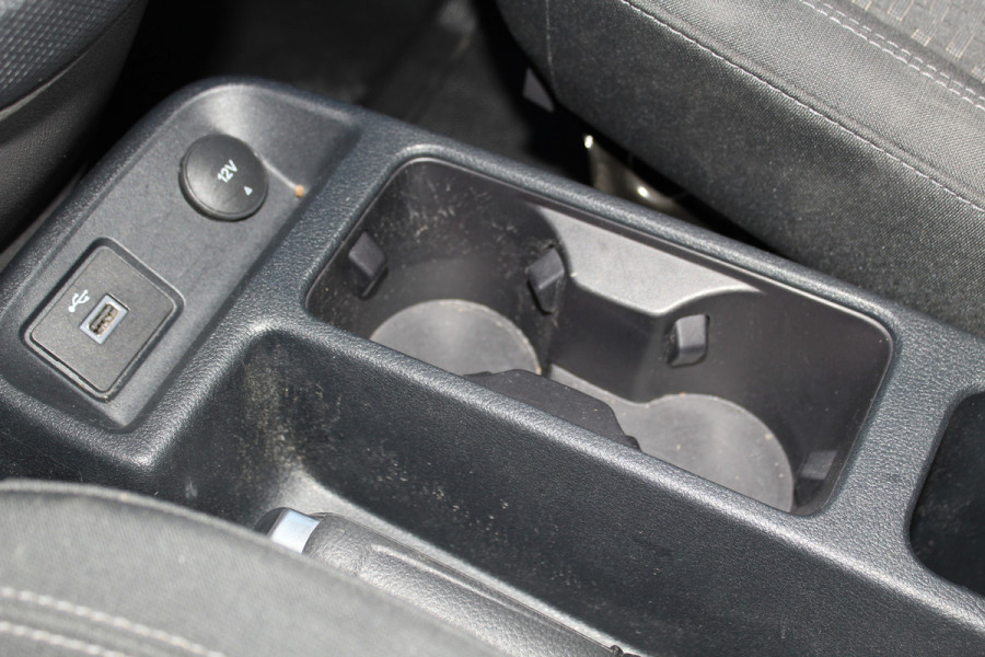 Ford Transit Connect 1.0-100pk Ecoboost Lengte 2 Trend. Dames, heren ondernemers èn particulieren LET OP, UNIEK: 100pk benzine uitv. ! Airco, beklede laadruimte, schuifdeur re., spiegels verwarmb., telefoonvoorb., pdc achter, 4x all season banden etc.