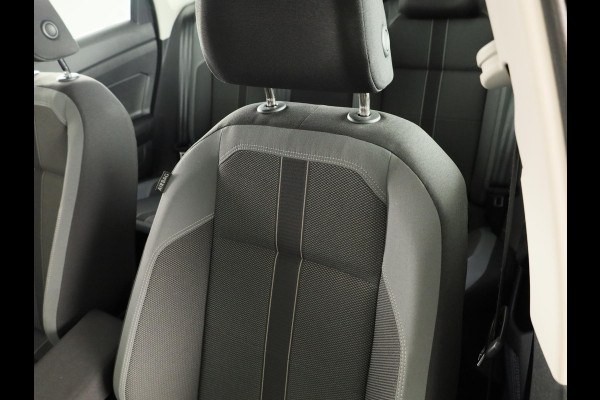 Volkswagen Polo 1.0 TSI Style | Navigatie via App | Parkeersensoren | Matrix LED koplampen | Adaptieve cruise control |