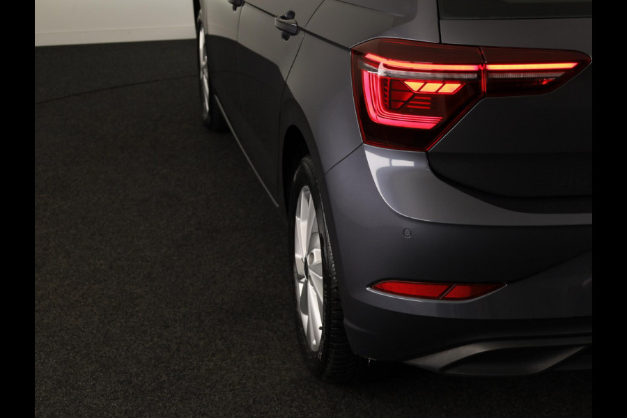 Volkswagen Polo 1.0 TSI Style | Navigatie via App | Parkeersensoren | Matrix LED koplampen | Adaptieve cruise control |