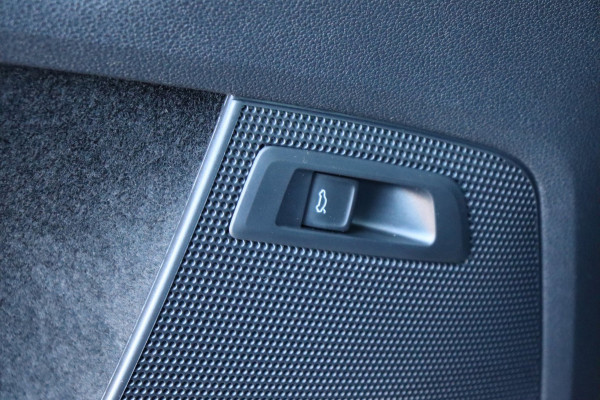 Škoda Kodiaq 1.5 TSI Sportline Business org.NL trekhaak el.klep stoelverw camera