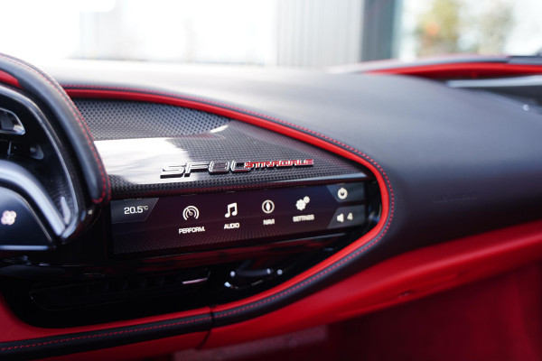 Ferrari SF90 Stradale 4.0 V8 / Carbon Interieur + Exterieur / Lifting