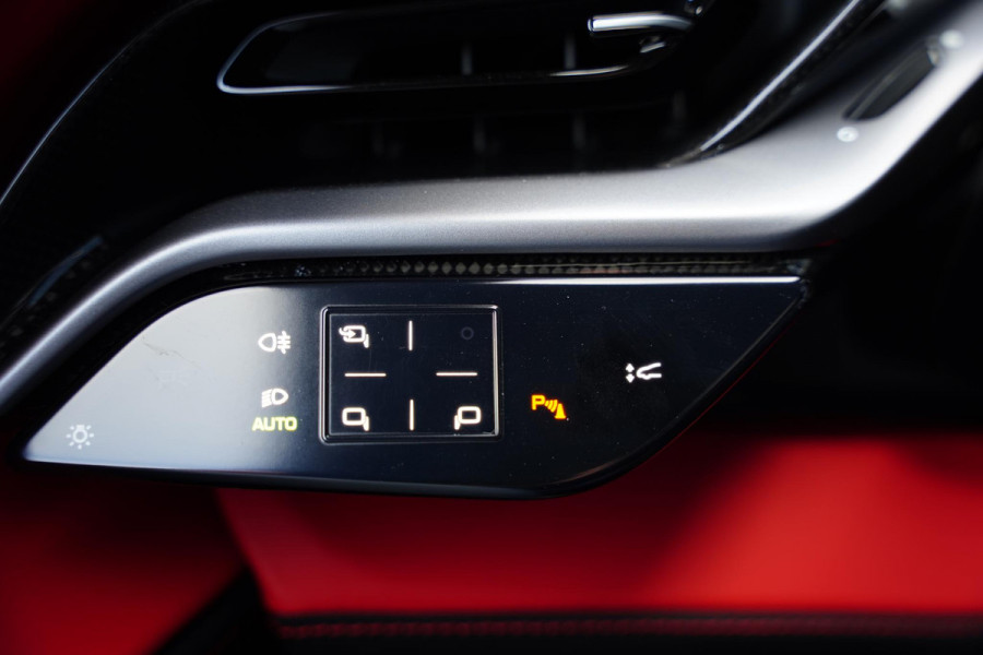 Ferrari SF90 Stradale 4.0 V8 / Carbon Interieur + Exterieur / Lifting