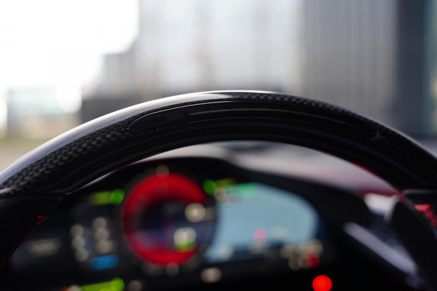 Ferrari SF90 Stradale 4.0 V8 / Carbon Interieur + Exterieur / Lifting