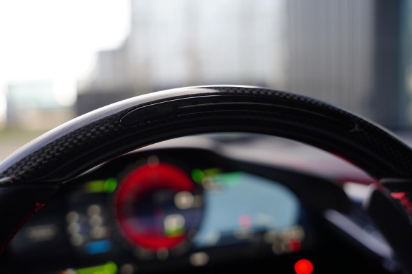 Ferrari SF90 Stradale 4.0 V8 / Carbon Interieur + Exterieur / Lifting