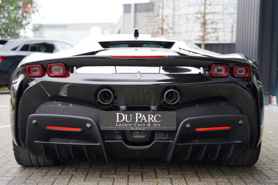 Ferrari SF90 Stradale 4.0 V8 / Carbon Interieur + Exterieur / Lifting