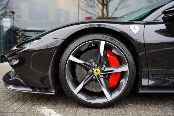 Ferrari SF90 Stradale 4.0 V8 / Carbon Interieur + Exterieur / Lifting