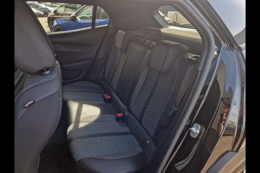 Peugeot 2008 1.2 EAT8 130PK Allure /1e eig. /Adap. Cruis /Stoelverw /v+a camera