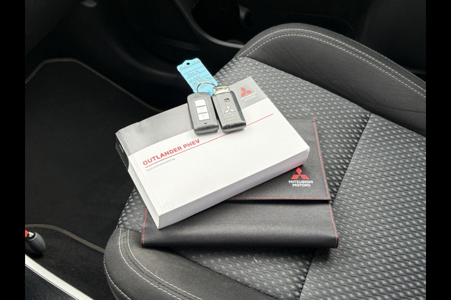 Mitsubishi Outlander BWJ 2021 | 2.4 225PK PHEV Pure | CLIMA | NAVI | STOELVERW | LEDER | CAMERA A | CARPLAY |