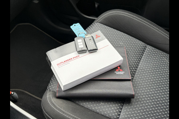 Mitsubishi Outlander BWJ 2021 | 2.4 225PK PHEV Pure | CLIMA | NAVI | STOELVERW | LEDER | CAMERA A | CARPLAY |