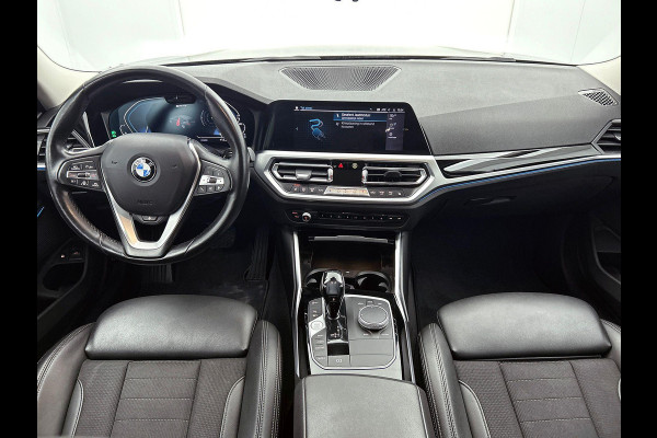 BMW 3 Serie Touring 330e High Executive Black Line | Sport Line | TREKHAAK | CARPLAY