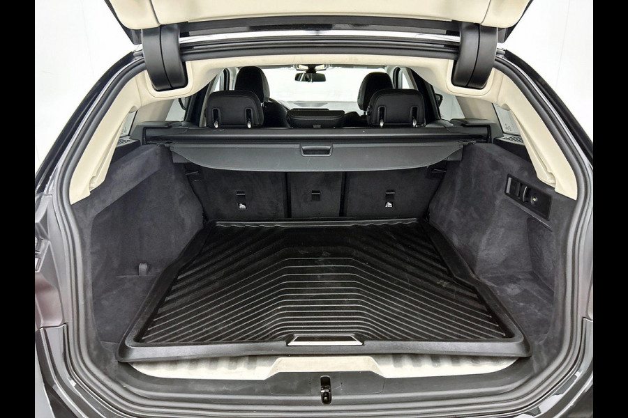 BMW 3 Serie Touring 330e High Executive Black Line | Sport Line | TREKHAAK | CARPLAY