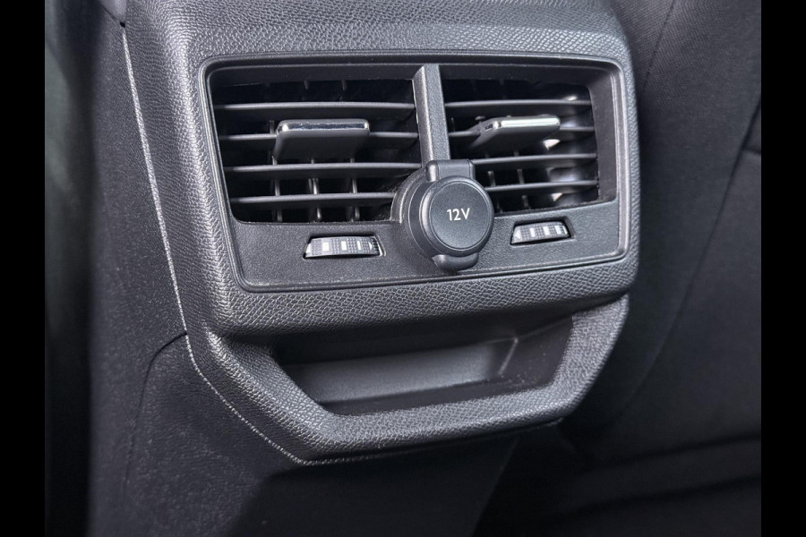 Peugeot 3008 1.6 HYbrid 225 Active Pack Business VAN €26.900,- NU VOOR SLECHTS €23.877,- Uw LENTEVOORDEEL €3.023,- |PHEV| RIJKLAAR!| DODE HOEK SENSOR| ACHTERUITRIJCAMERA| STANDKACHEL| INCL. 12 MND BOVAG GARANTIE|