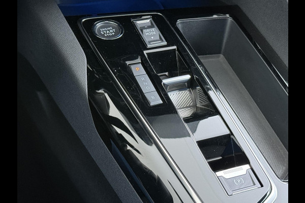 Peugeot 3008 1.6 HYbrid 225 Active Pack Business VAN €26.900,- NU VOOR SLECHTS €23.877,- Uw LENTEVOORDEEL €3.023,- |PHEV| RIJKLAAR!| DODE HOEK SENSOR| ACHTERUITRIJCAMERA| STANDKACHEL| INCL. 12 MND BOVAG GARANTIE|