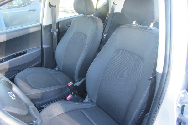 Hyundai i10 1.0i i-Motion, Airco, 4 Seizoenenbanden