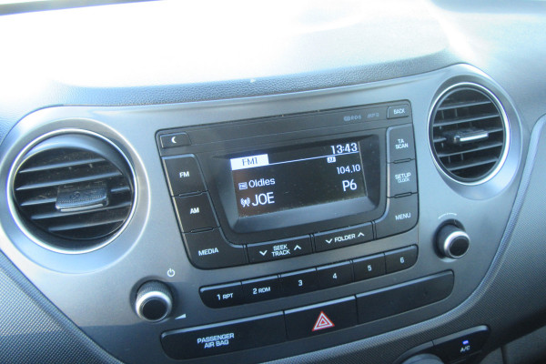 Hyundai i10 1.0i i-Motion, Airco, 4 Seizoenenbanden