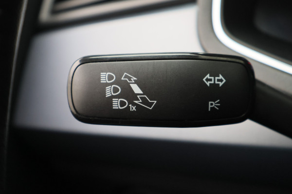 Seat Arona 1.0 TSI Style Business Intense Camera, Keyless, Apple Carplay, Trekhaak, ACC