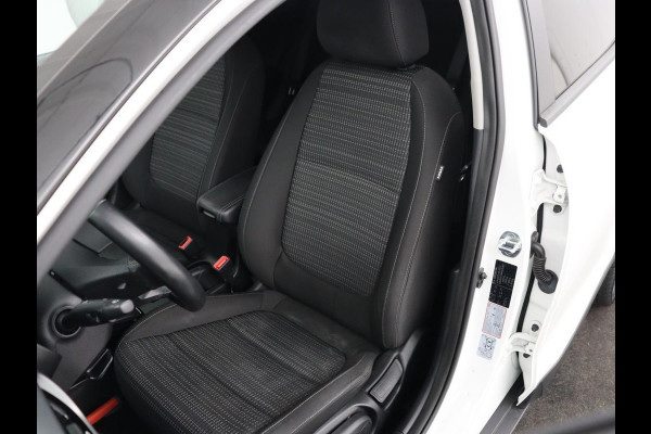 Kia Stonic 1.0 T-GDi MHEV DynamicPlusLine | Adaptive cruise | Carplay | Camera | Keyless | Climate control | DAB | Navigatie | Bluetooth | Parkeerhulp