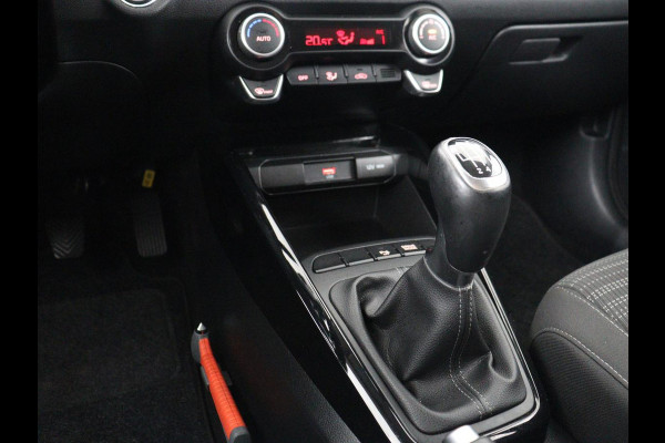 Kia Stonic 1.0 T-GDi MHEV DynamicPlusLine | Adaptive cruise | Carplay | Camera | Keyless | Climate control | DAB | Navigatie | Bluetooth | Parkeerhulp