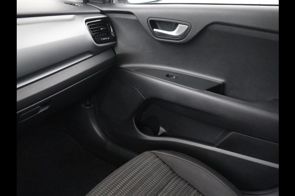 Kia Stonic 1.0 T-GDi MHEV DynamicPlusLine | Adaptive cruise | Carplay | Camera | Keyless | Climate control | DAB | Navigatie | Bluetooth | Parkeerhulp
