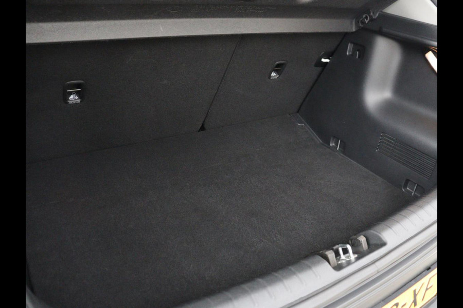 Kia Stonic 1.0 T-GDi MHEV DynamicPlusLine | Adaptive cruise | Carplay | Camera | Keyless | Climate control | DAB | Navigatie | Bluetooth | Parkeerhulp