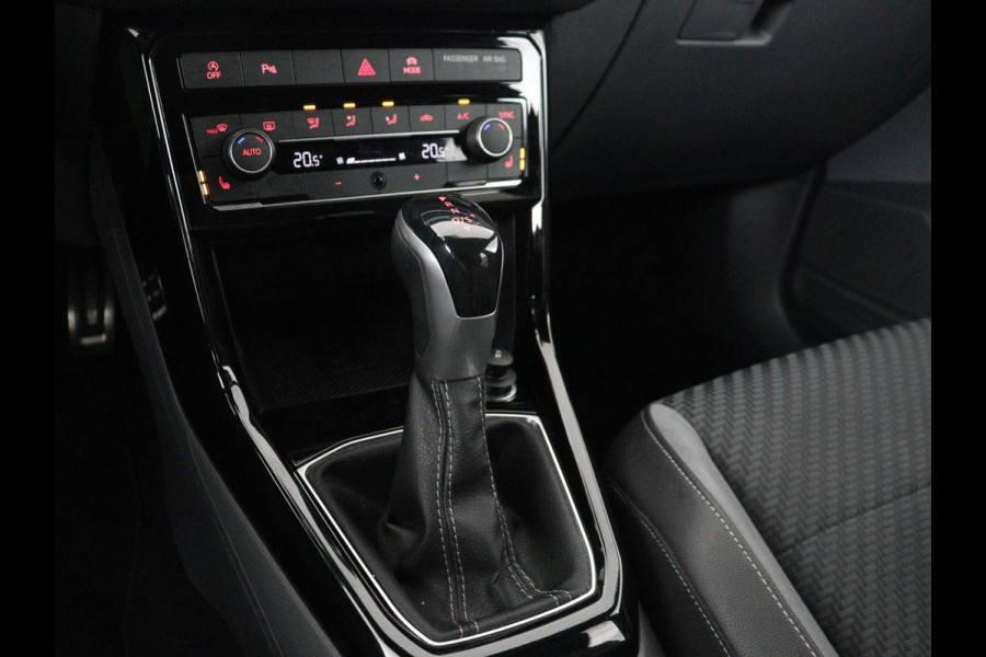 Volkswagen T-Cross 1.0 TSI Style Business R | Stoelverwarming | Camera | Adaptive cruise | Virtual Cockpit | Climate control | Full LED | Navigatie | DAB | Parkeerhulp