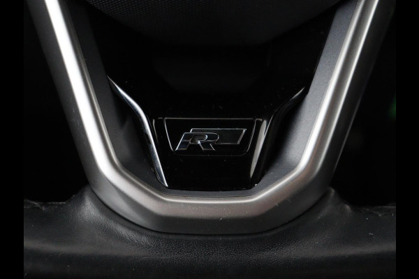 Volkswagen T-Cross 1.0 TSI Style Business R | Stoelverwarming | Camera | Adaptive cruise | Virtual Cockpit | Climate control | Full LED | Navigatie | DAB | Parkeerhulp