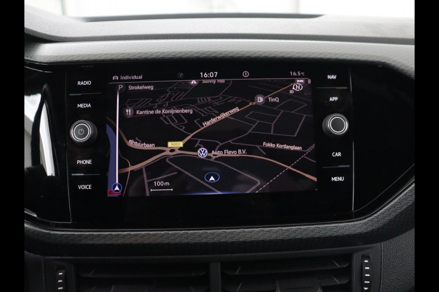 Volkswagen T-Cross 1.0 TSI Style Business R | Stoelverwarming | Camera | Adaptive cruise | Virtual Cockpit | Climate control | Full LED | Navigatie | DAB | Parkeerhulp