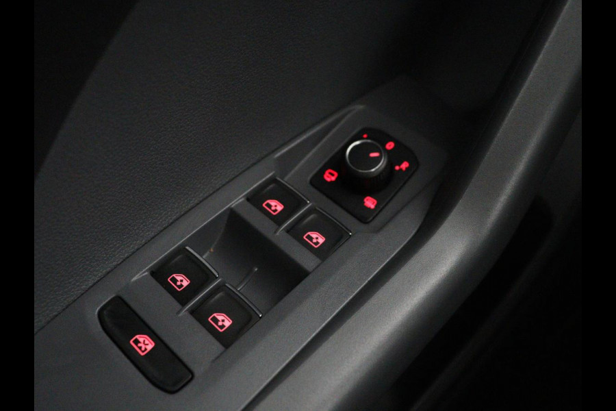 Volkswagen T-Cross 1.0 TSI Style Business R | Stoelverwarming | Camera | Adaptive cruise | Virtual Cockpit | Climate control | Full LED | Navigatie | DAB | Parkeerhulp